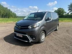 Cinza antracite Usado 2017 Toyota Proace Van | € 14.990 (Preço justo)