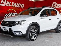 Branco Usado 2021 Dacia Sandero Stepway Citadino | € 16.400 (Caro)