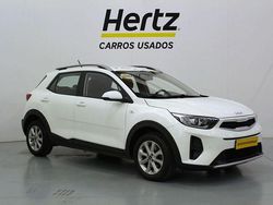 Branco Usado 2022 Kia Stonic SUV | € 14.390 (Preço justo)