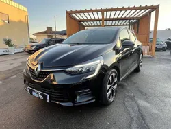 Preto Usado 2021 Renault Clio V LIMITED Citadino | € 13.750 (Bom preço)