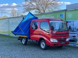 Vermelho Usado 2010 Toyota Dyna Pickup | € 25.000 (Preço justo)