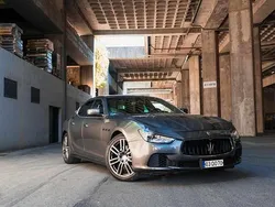 Cinzento Usado 2014 Maserati Ghibli Coupé | € 36.950