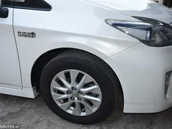 Branco Usado 2015 Toyota Prius Touch Citadino | € 11.950