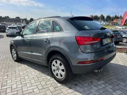 Cinzento Usado 2018 Audi Q3 Ambiente SUV | € 22.990 (Preço justo)