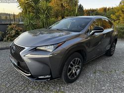 Cinza Usado 2015 Lexus NX300h Executive Line SUV | € 23.980