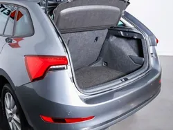 Cinza escuro metálico Usado 2022 Skoda Scala Style Citadino | € 18.250