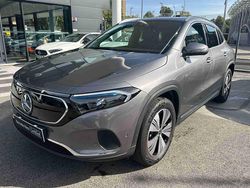 Cinzento Usado 2023 Mercedes EQA250 Progressive SUV | € 40.900 (Preço elevado)