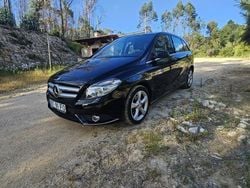 Usado 2014 Mercedes B180 Monovolume | € 13.999 (Bom preço)