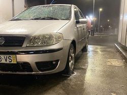 Usado 2003 Fiat Punto Sedan | € 1.250