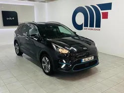 Azul Usado 2021 Kia e-Niro 3 SUV | € 23.999 (Preço justo)