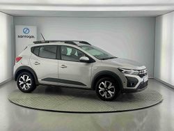 Cinzento Usado 2024 Dacia Sandero Expression Citadino | € 17.290 (Preço justo)