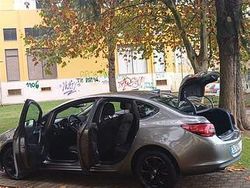 Usado 2018 Opel Astra Sedan | € 4.800 (Bom preço)