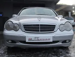 Cinzento Usado 2000 Mercedes C200 Classic Sedan | € 5.750 (Preço justo)