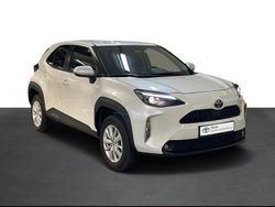 Branco (pintura metalizada especial) Usado 2024 Toyota Yaris Comfort | € 26.750 (Preço justo)