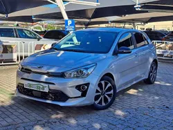 Cinza prata Usado 2021 Kia Rio Citadino | € 14.990 (Bom preço)