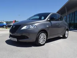 Cinzento Usado 2014 Lancia Ypsilon Citadino | € 7.900