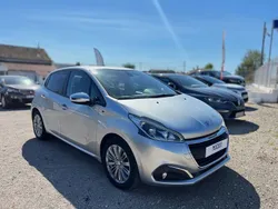 Cinzento Usado 2017 Peugeot 208 Active Citadino | € 11.500 (Preço justo)