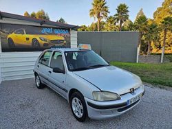 Cinzento Usado 2002 Peugeot 106 Citadino | € 1.450