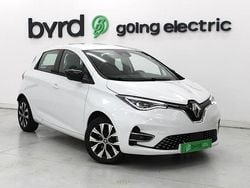Branco Usado 2023 Renault Zoe Evolution Citadino | € 18.900 (Preço justo)