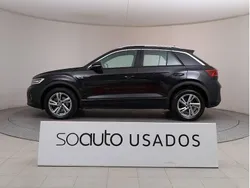 Preto metalizado Usado 2024 VW T-Roc R-line SUV | € 34.590 (Preço justo)
