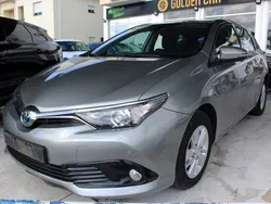 Toyota Auris Hybrid