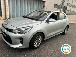 Cinzento Usado 2017 Kia Rio EX | € 12.750