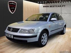 Cinza Usado 1997 VW Passat Sedan | € 3.950 (Preço justo)