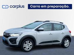 Cinzento Usado 2023 Dacia Sandero Stepway Citadino | € 18.000 (Preço justo)