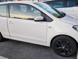 Branco Usado 2015 VW up! Citadino | € 7.000 (Preço justo)
