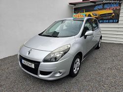 Cinza Usado 2010 Renault Scénic III Monovolume | € 5.250