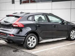 Preto Usado 2015 Volvo V40 CC Carrinha | € 13.990 (Preço justo)