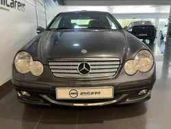 Cinza Usado 2005 Mercedes C220 Coupé | € 9.500