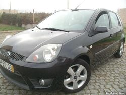 Preto Usado 2007 Ford Fiesta ST-Line Citadino | € 3.699 (Preço justo)