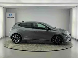 Cinzento Usado 2024 Renault Clio V | € 20.750 (Preço elevado)