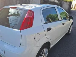 Cinza Usado 2016 Fiat Grande Punto Easy Citadino | € 6.990