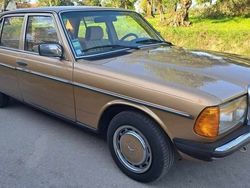 Outra Usado 1980 Mercedes E300 SE Sedan | € 8.200