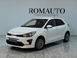 Branco Usado 2023 Kia Rio Citadino | € 15.900 (Preço justo)
