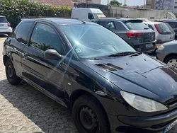 Preto Usado 2002 Peugeot 206 Citadino | € 1.100 (Preço elevado)