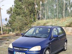 Usado 2004 Opel Corsa Sedan | € 2.250 (Preço justo)