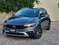 Cinza escuro Usado 2023 Fiat Tipo Cross Citadino | € 20.900 (Preço justo)