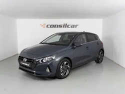 Cinza Usado 2022 Hyundai i20 Comfort Citadino | € 15.680 (Preço justo)