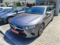 Cinza Usado 2022 Mercedes A180 Progressive | € 29.900