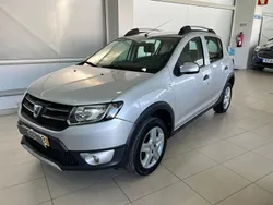 Cinzento Usado 2013 Dacia Sandero Citadino | € 6.990 (Preço elevado)