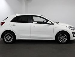 Branco Usado 2022 Kia Rio | € 14.790 (Preço justo)