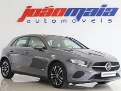 Cinza Usado 2024 Mercedes A250 Sedan | € 36.400