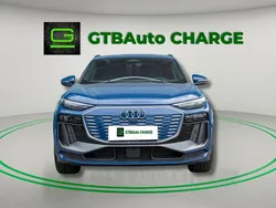 Azul Usado 2024 Audi Q6 e-tron Comfort SUV | € 68.499