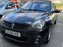 Usado 2004 Renault Clio II Extreme Sedan | € 4.800 (Caro)