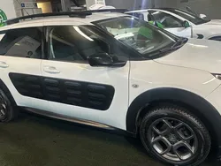 Usado 2017 Citroën C4 Cactus PureTech Citadino | € 7.800