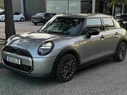 Cinzento Usado 2024 Mini Cooper Essential Citadino | € 28.490 (Bom preço)
