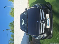 Cinza Usado 2015 Mercedes B180 AMG Monovolume | € 13.750 (Bom preço)